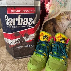 Reebok Jurassic Park x Pump Omni Zone 2 Dilophosaurus - like new with box